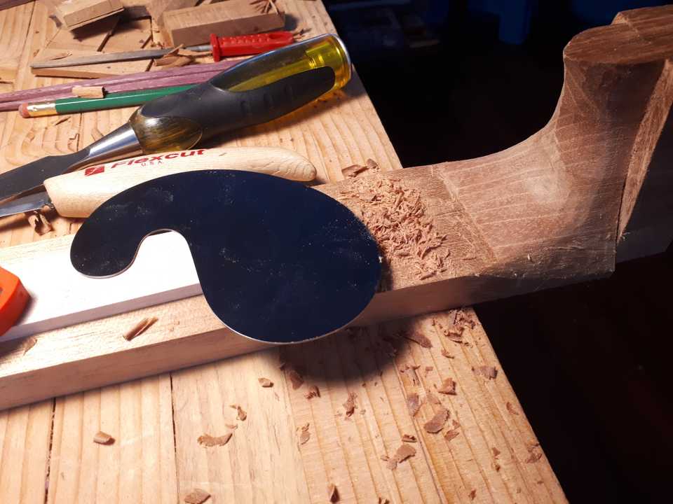 Carving the heel