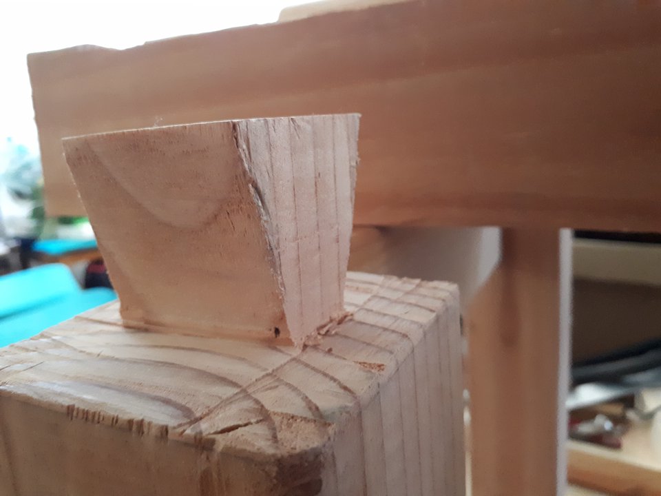 Dovetail tenon for the legs